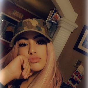 Meet your Posher, Yuliana